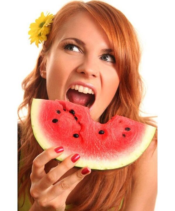 girls eat watermelon on a watermelon diet