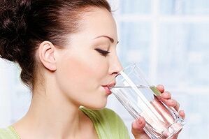 girls drink water on a diet for lazy