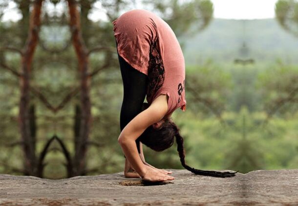 uttanasana yoga poses for weight loss
